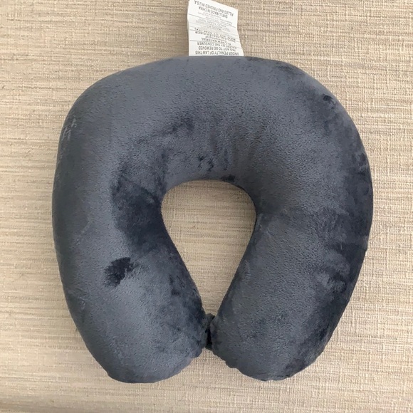 ‼️NWOT‼️Soft, Gray Neck Pillow 😴 - Picture 1 of 4